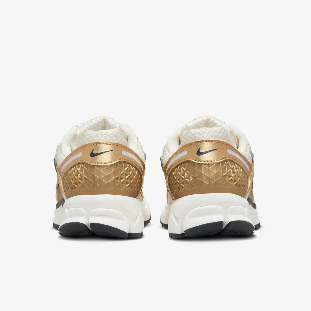 Women's Nike Zoom Vomero 5 Photon Dust/Metallic Gold (HF7723 001) - 6