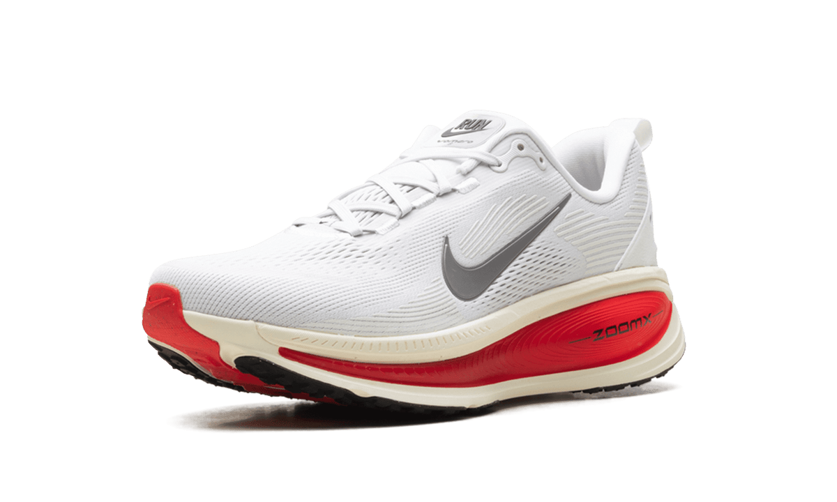 NIKE MENS Vomero 18 "Platinum Tint Siren Red Light Smoke Grey Metallic Pewter" HM6803 001 HM6803 001 from Stadium Goods