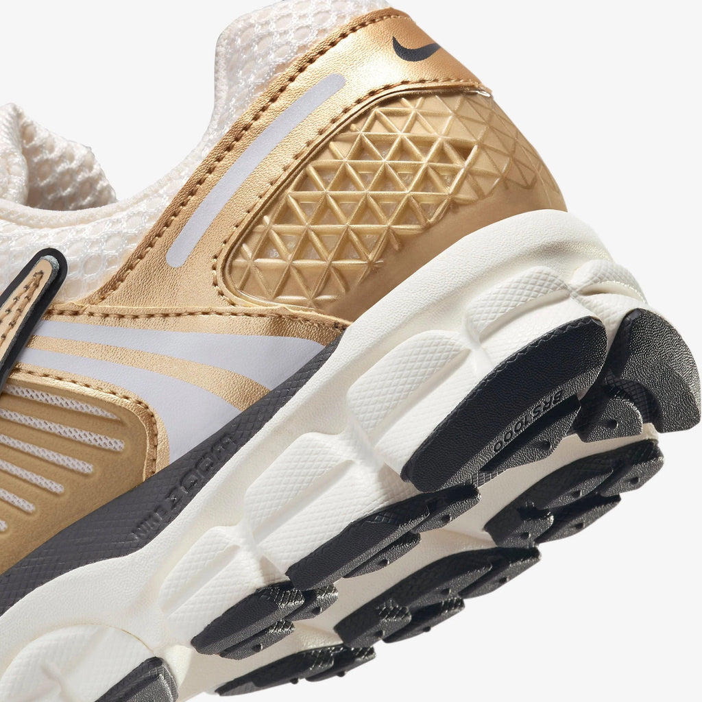 Women's Nike Zoom Vomero 5 Photon Dust/Metallic Gold (HF7723 001) - 6